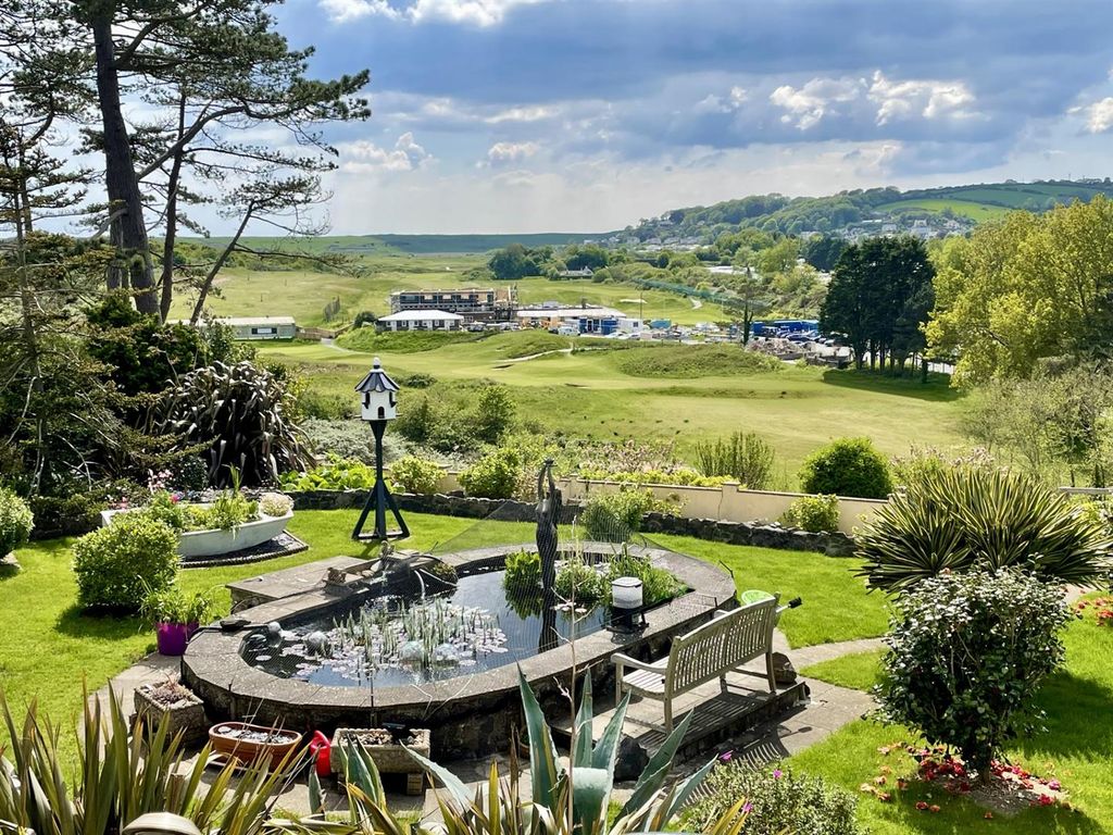 Property photo 2 of 42 d9495A6c-F1A1-4Fef-B92F-825c49d7Feab.Jpg