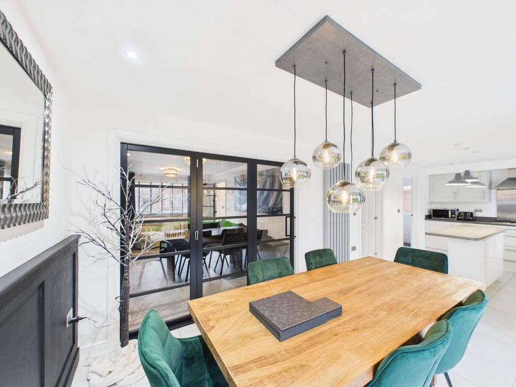 Property photo 2 of 19 4686325