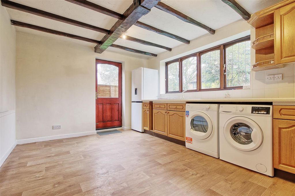 Property photo 3 of 16 Kitchen 2.Jpg