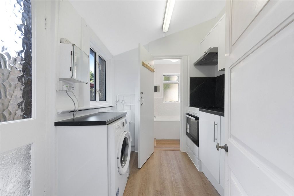 Property photo 2 of 11 Picture No. 10