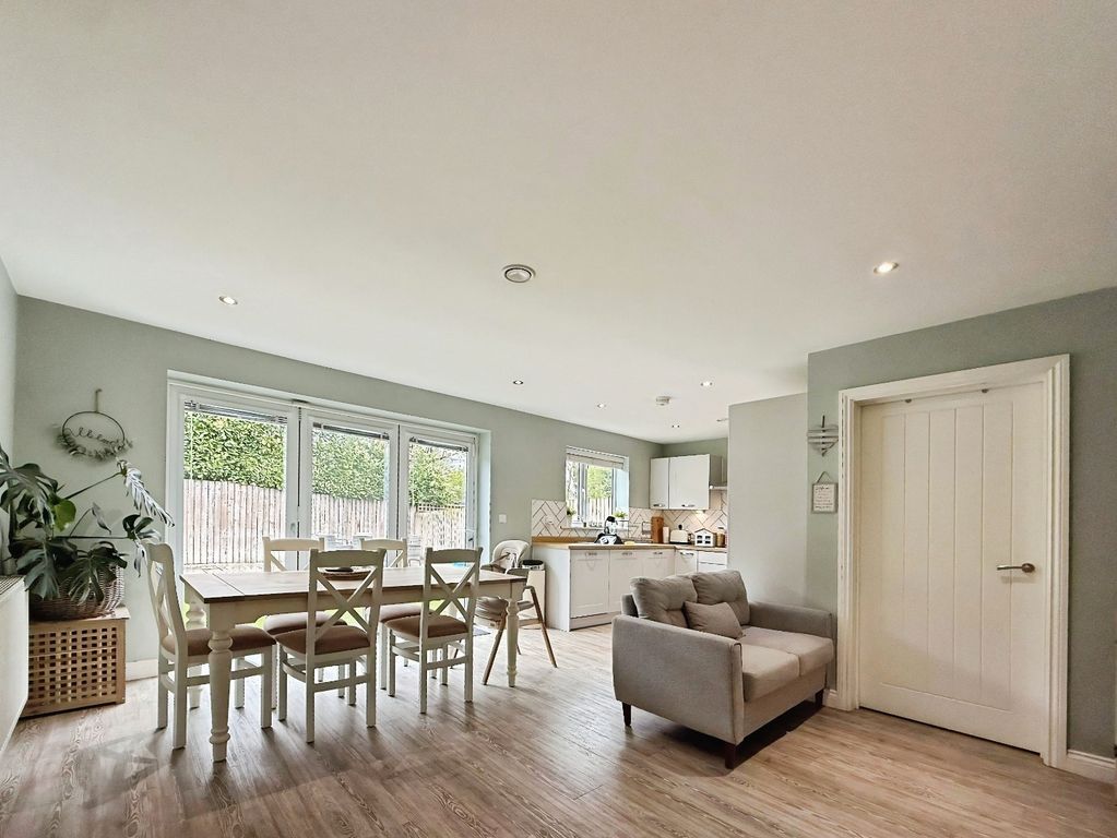 Property photo 2 of 23 Pbox-Img.Jpg