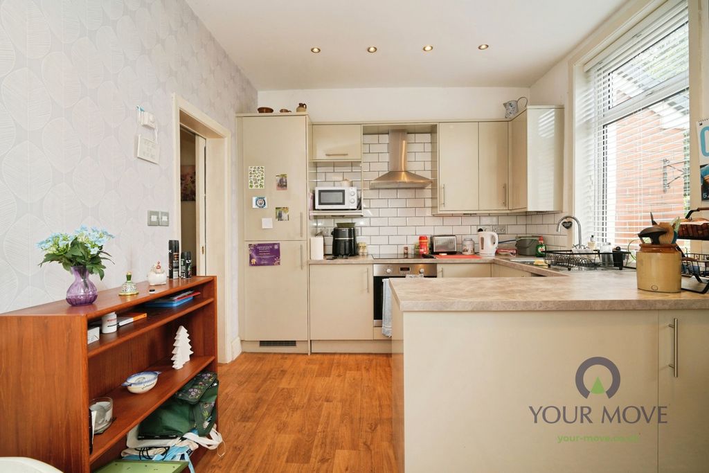 Property photo 3 of 10 Pbox-Img.Jpg