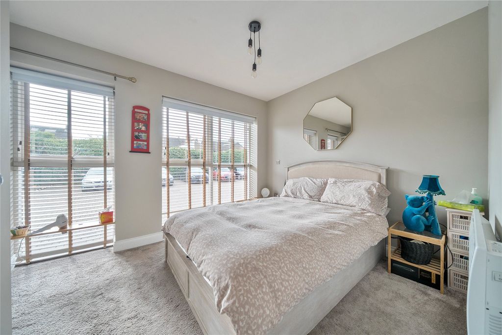 Property photo 3 of 19 Picture No. 18