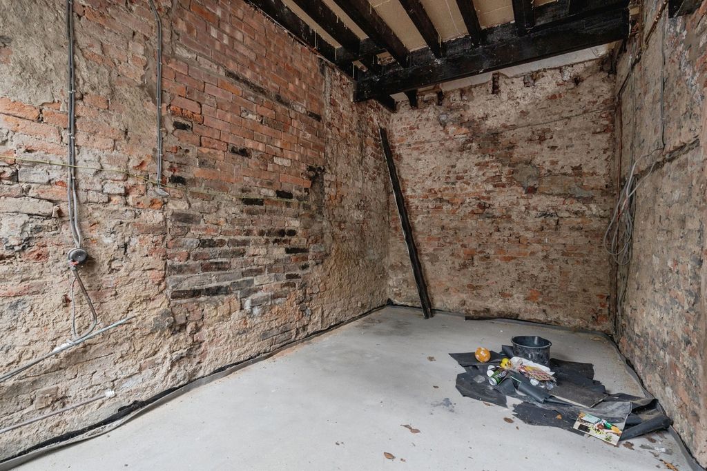 Property photo 2 of 12 Photo