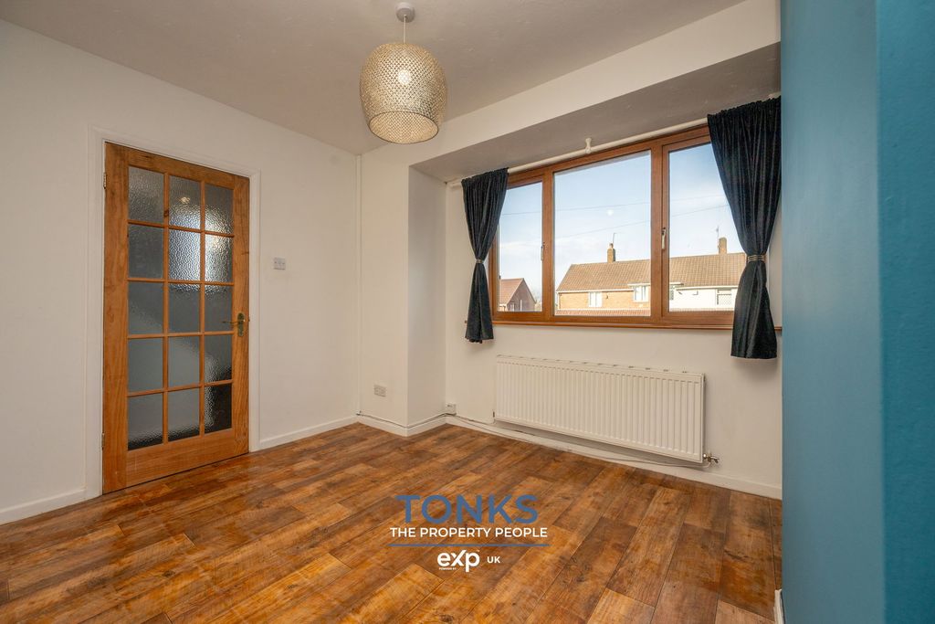 Property photo 3 of 16