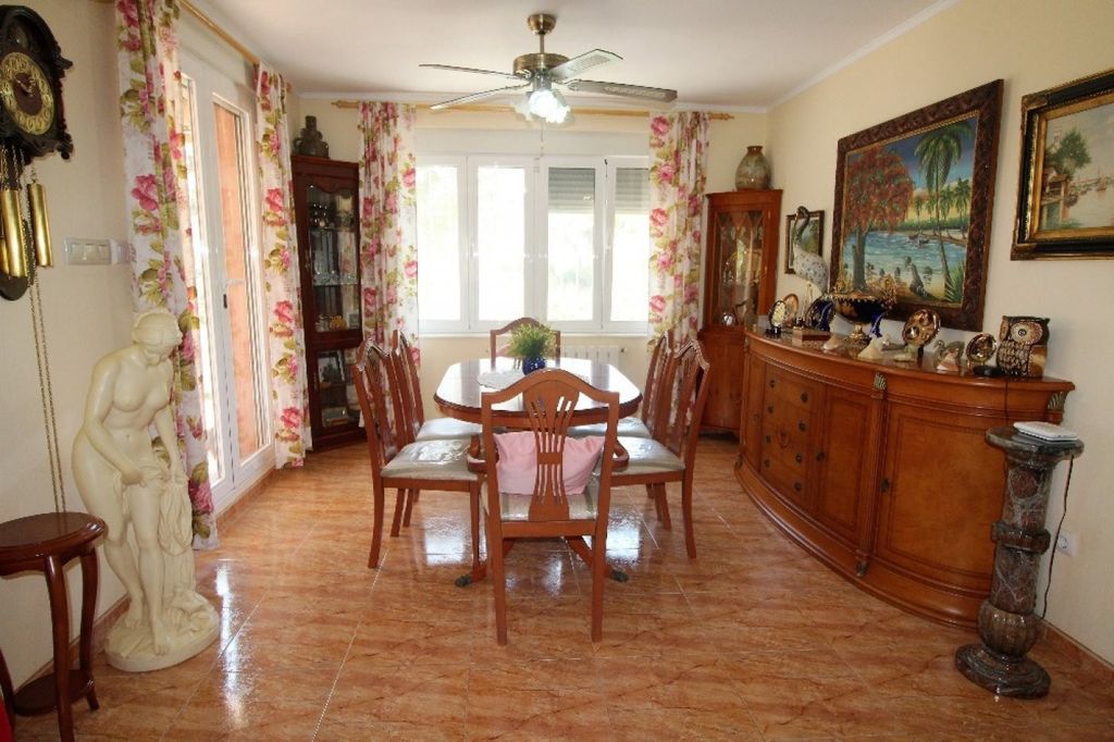Property photo 3 of 50