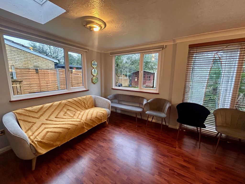 Property photo 2 of 12 4