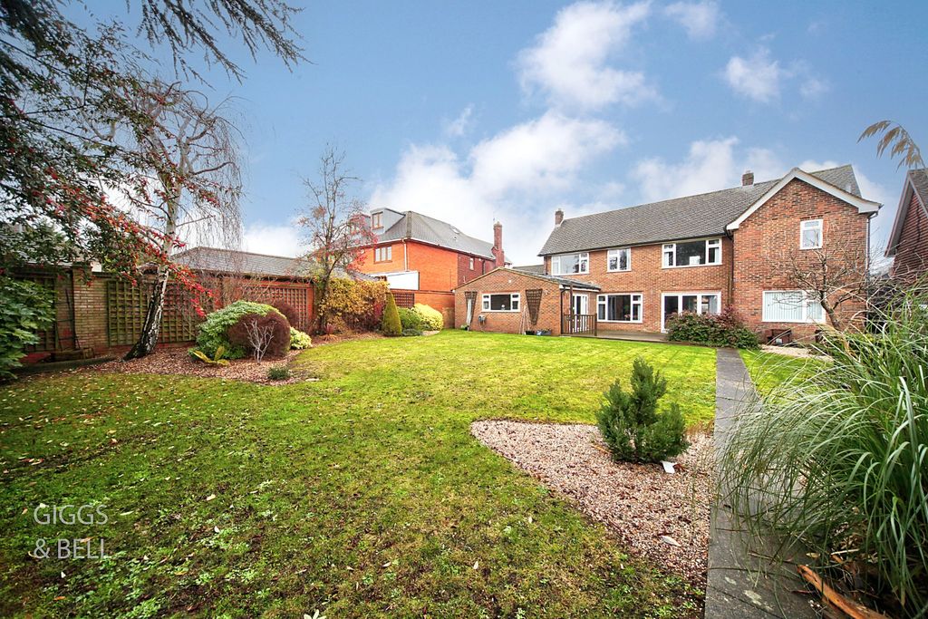 Additional image 30 of 4 bed detached house for saleOld Bedford Road, Luton, Bedfordshire LU2