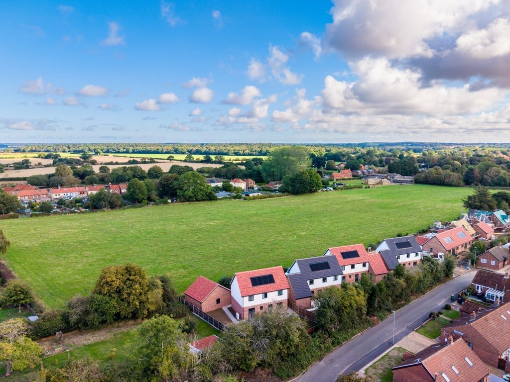 Property photo 2 of 15 6113821