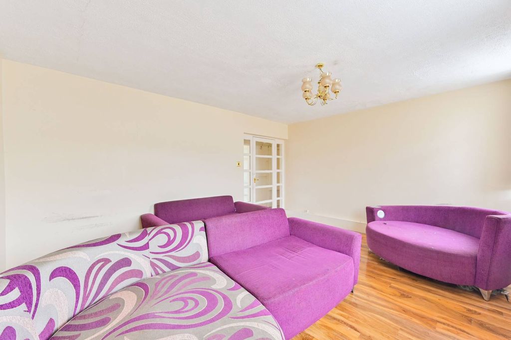 Property photo 3 of 15