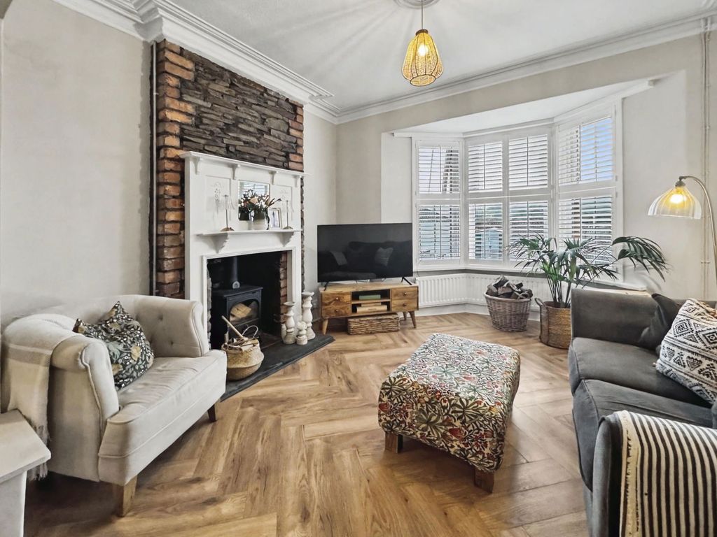 Property photo 2 of 24