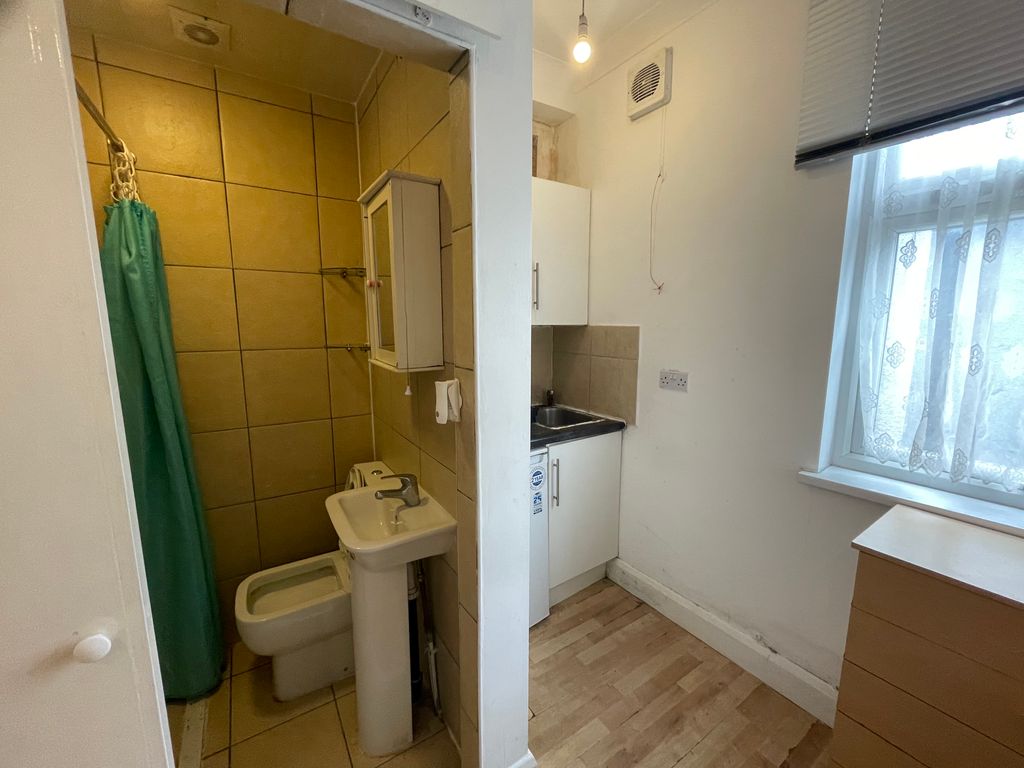 Property photo 2 of 3