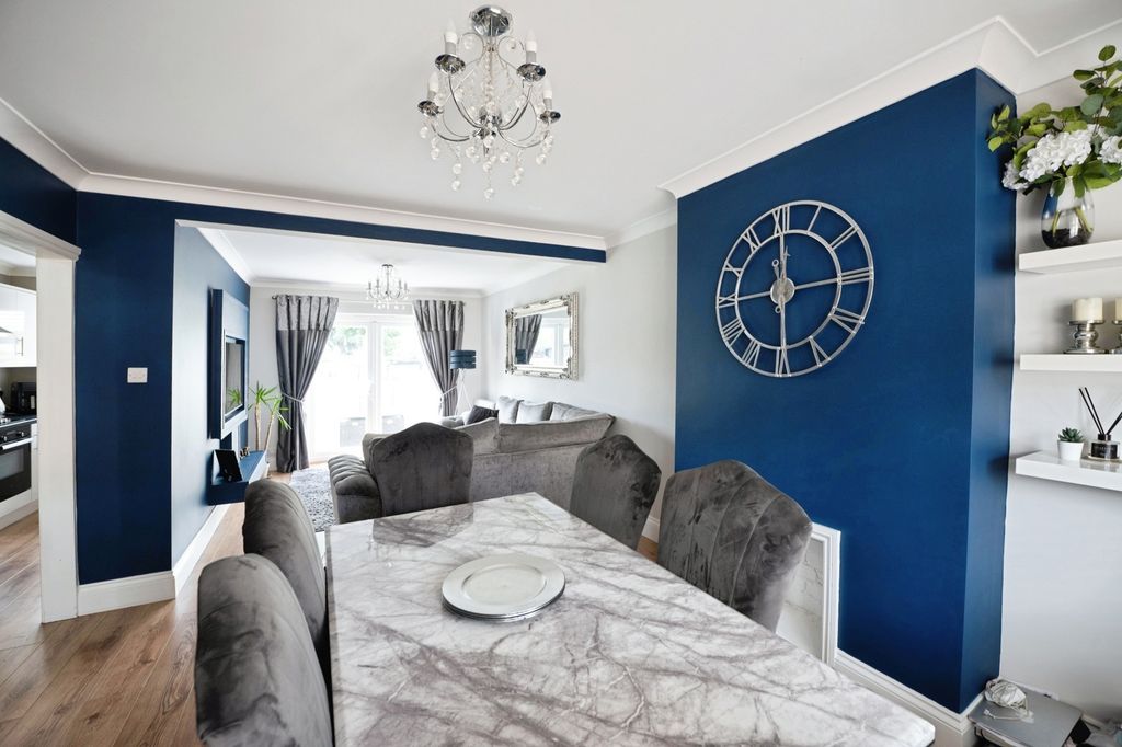 Property photo 2 of 25 Pbox-Img.Jpg
