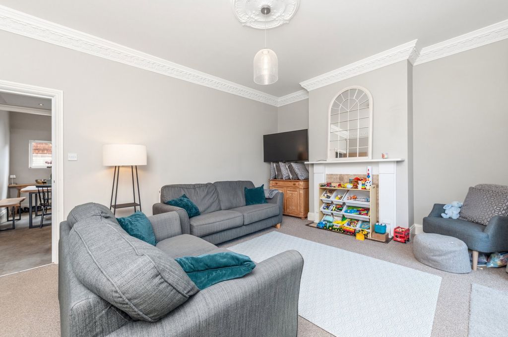 Property photo 2 of 19
