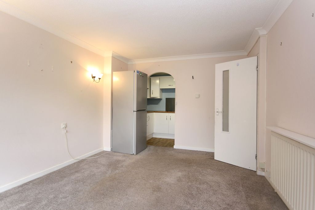Property photo 3 of 11