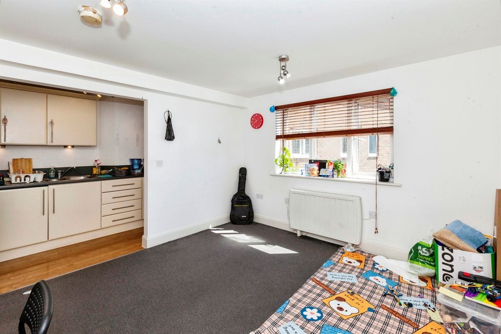 Property photo 3 of 16