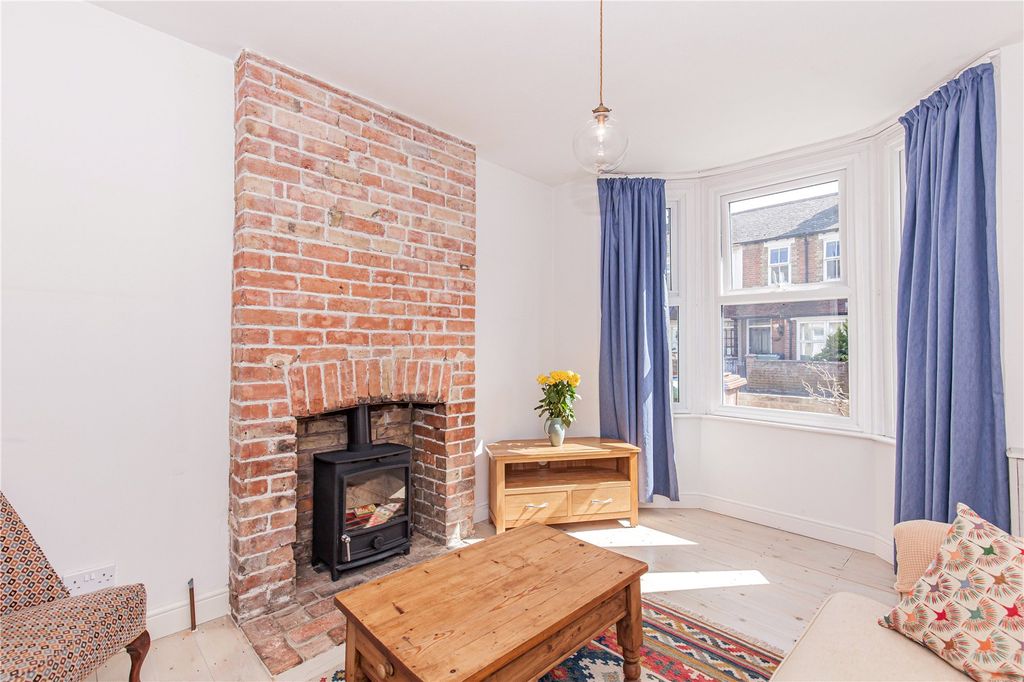 Property photo 3 of 10 Living Room