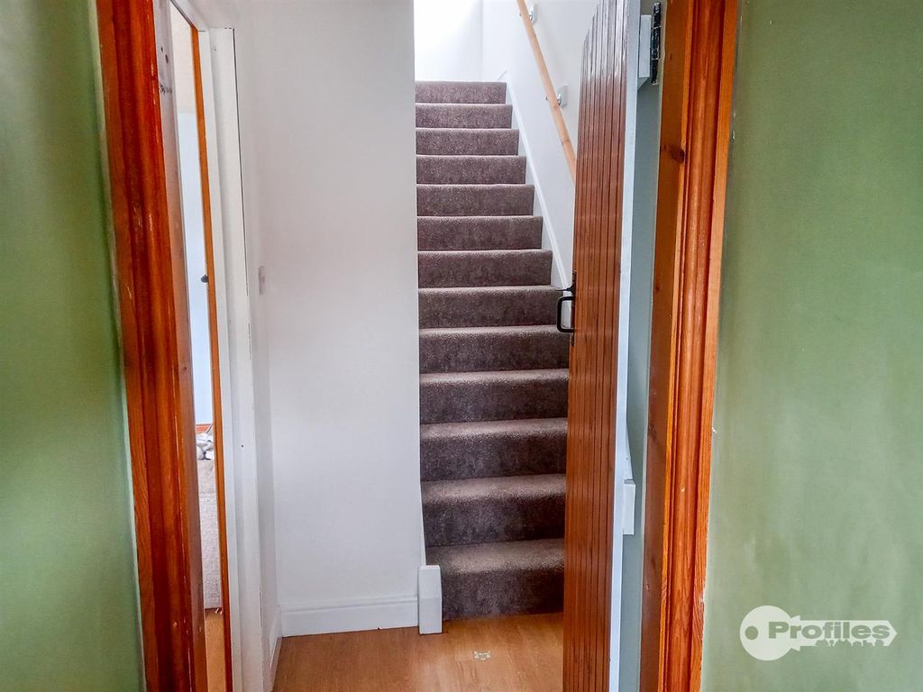 Property photo 2 of 30 Stairs2.Jpg