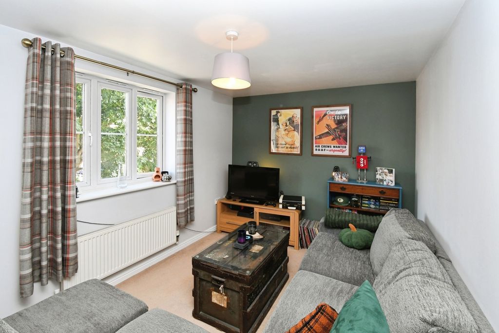 Property photo 2 of 16 Photo