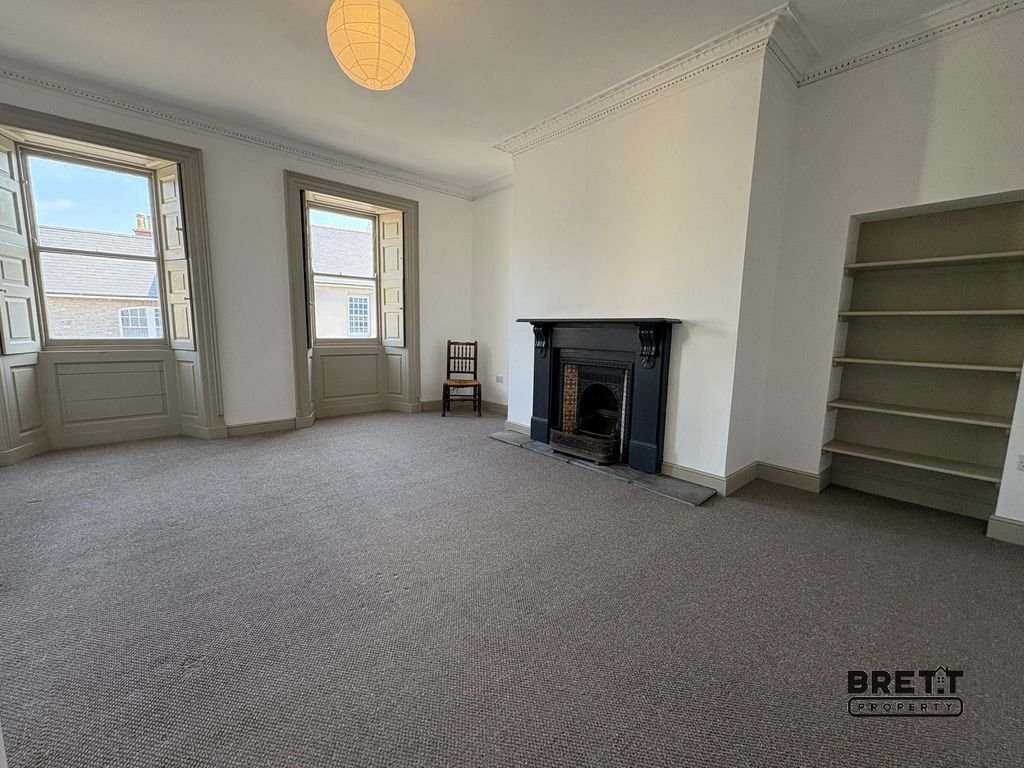 Property photo 2 of 6 Living Room