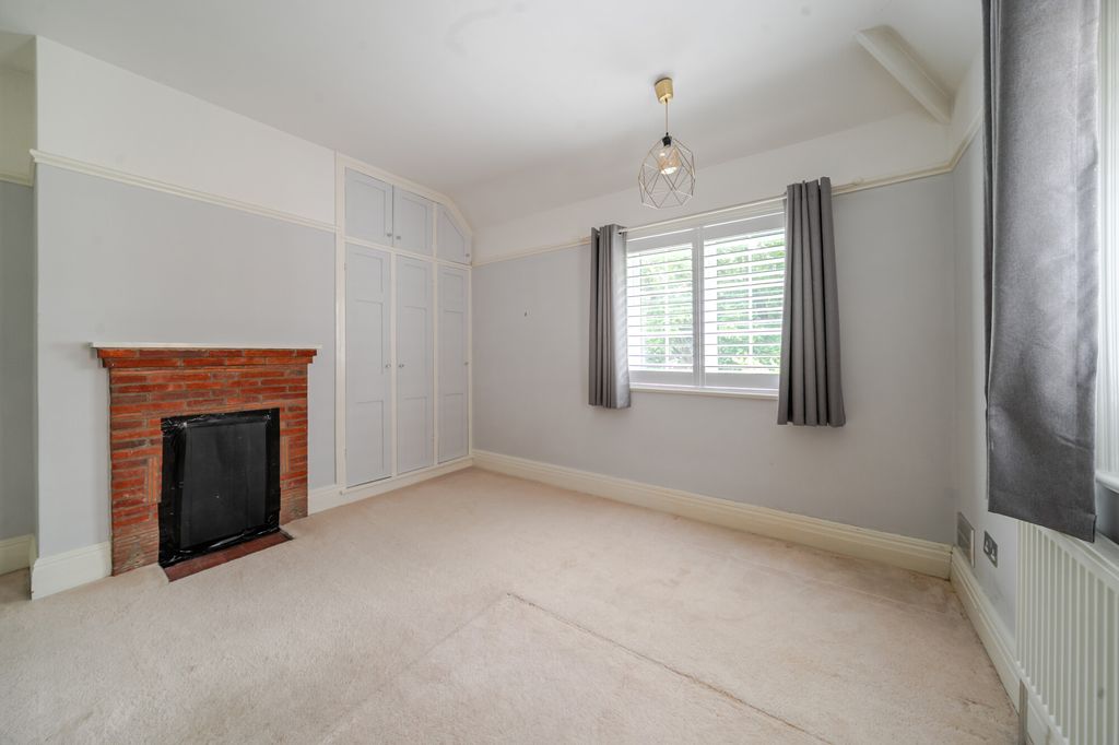Additional image 10 of 4 bed detached house for saleReading Road North, Fleet GU51