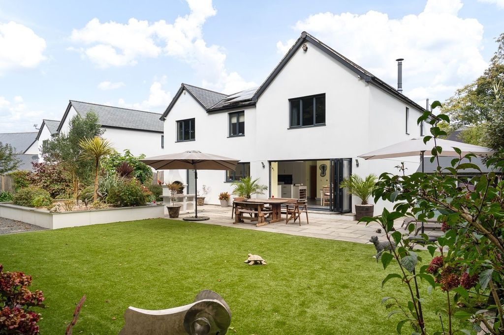 Property photo 1 of 33 4871463