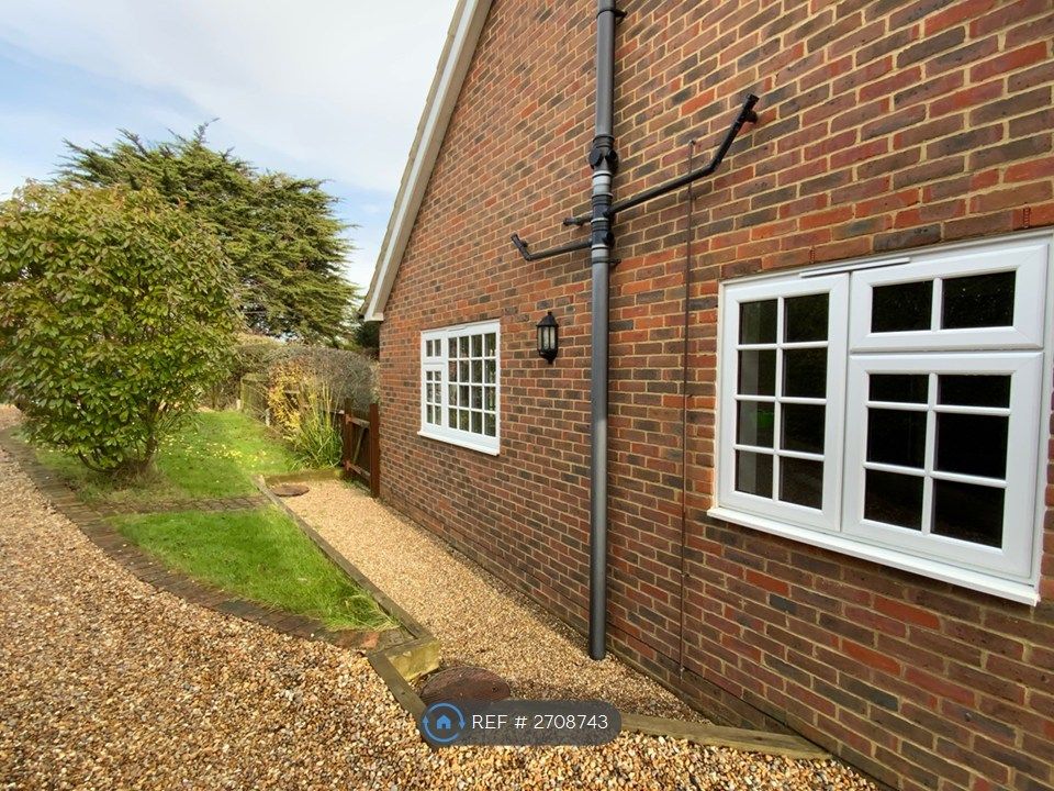 Property photo 3 of 27 Side Aspect