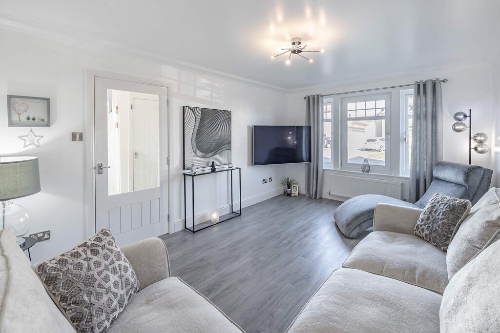 Property photo 2 of 32