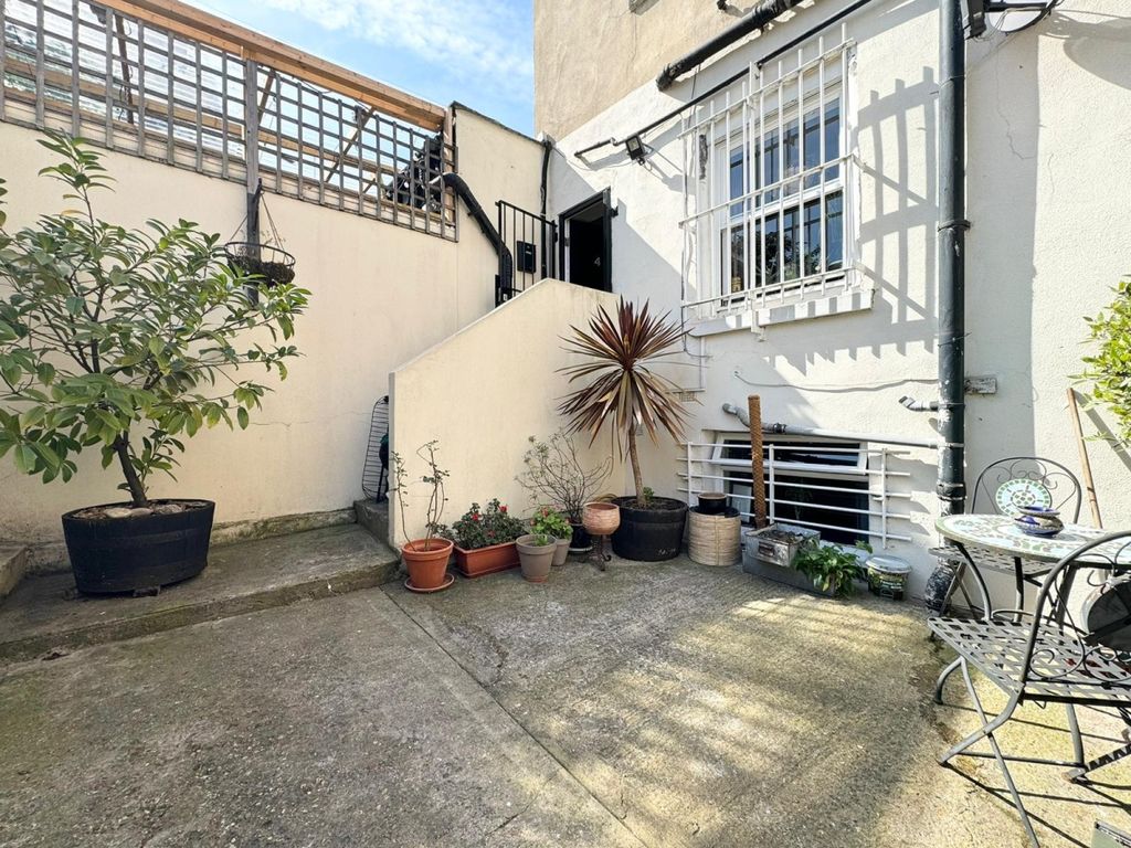 Property photo 3 of 10