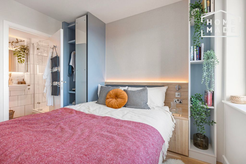 Property photo 3 of 31 A3d7F57A240B8d3d09c6629c2F00