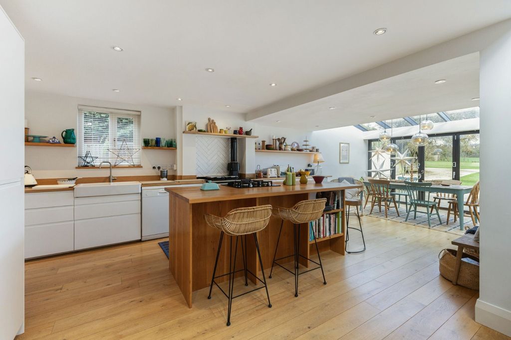 Property photo 2 of 21 Picture No. 02