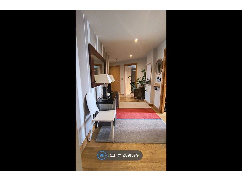 Property photo 1 of 24 Entrance Hall