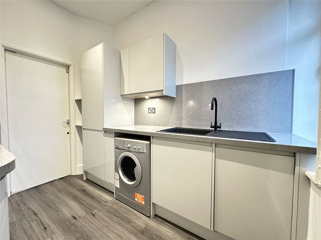 Property photo 3 of 12 Picture No. 02