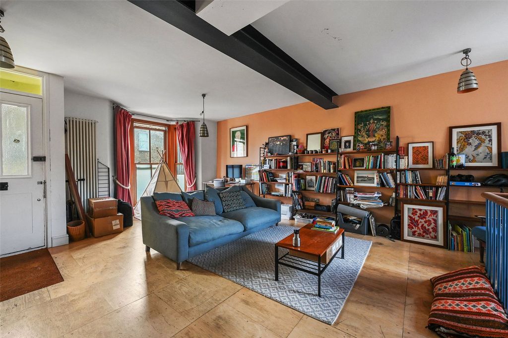 Property photo 3 of 24 Living Room