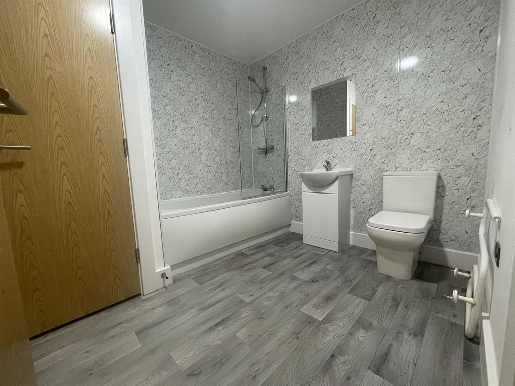 Property photo 2 of 6 33 Market Court 5.Jpg