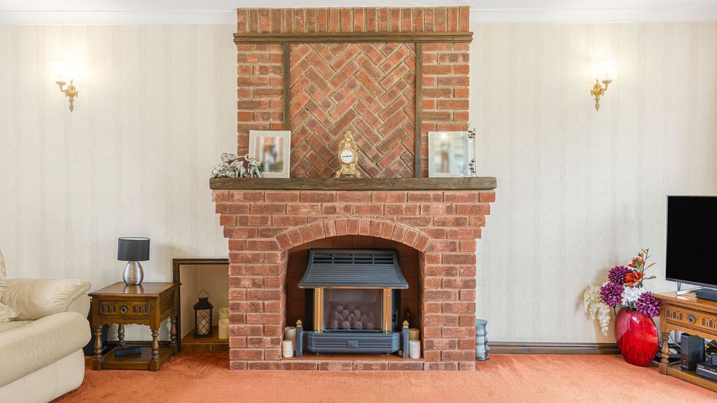 Property photo 3 of 28
