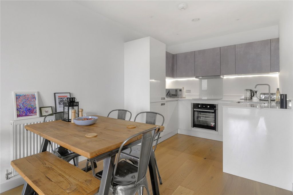 Property photo 3 of 13 Picture No. 12