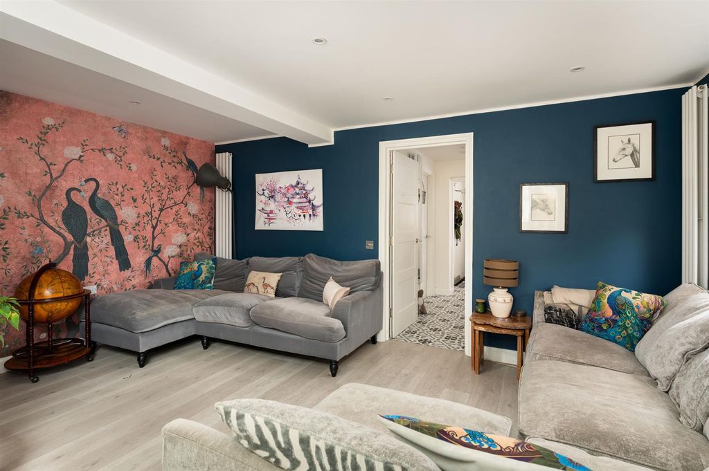 Property photo 2 of 15 Sitting Room