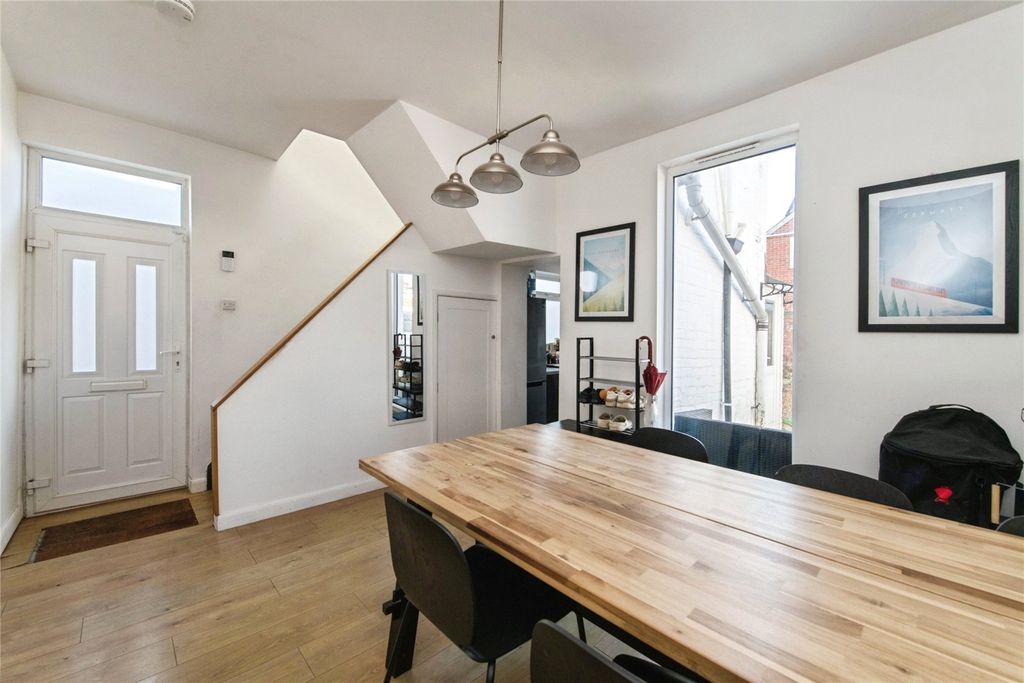 Property photo 2 of 16 Picture No. 15