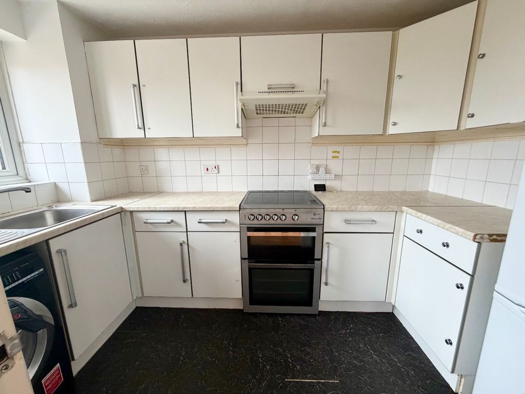 Property photo 3 of 6 5184663
