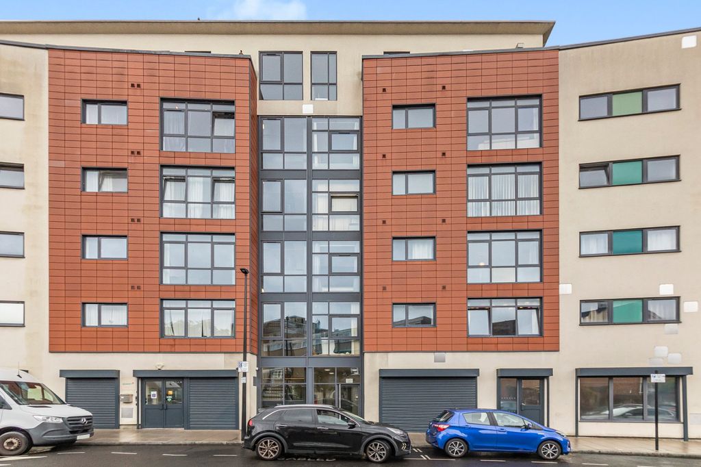 Property photo 2 of 14