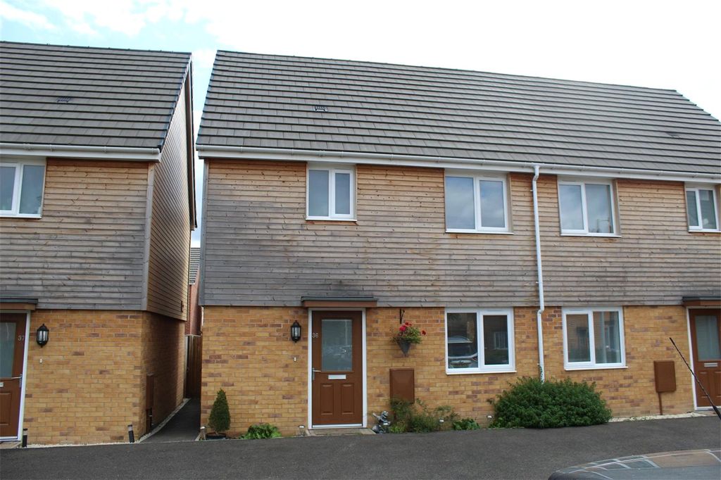 Property photo 1 of 8 External