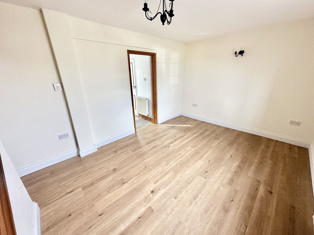 Property photo 3 of 8 Rsad5103