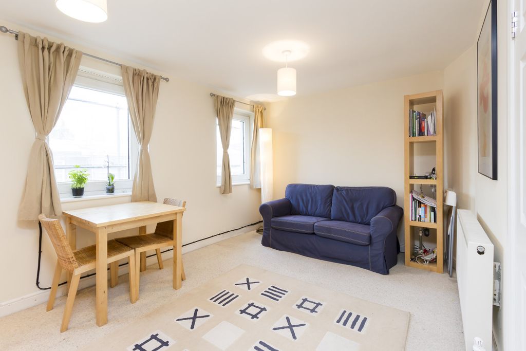 Property photo 3 of 7 1