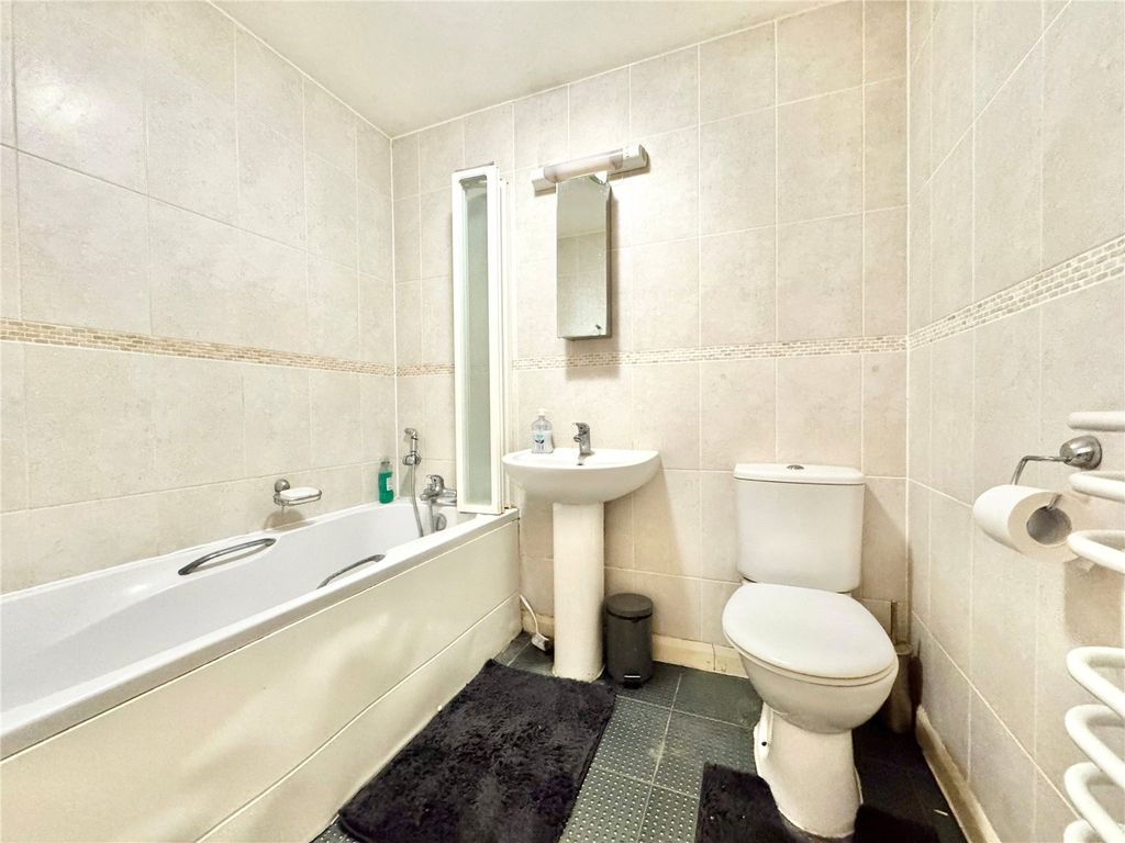 Property photo 2 of 8 Picture No. 04
