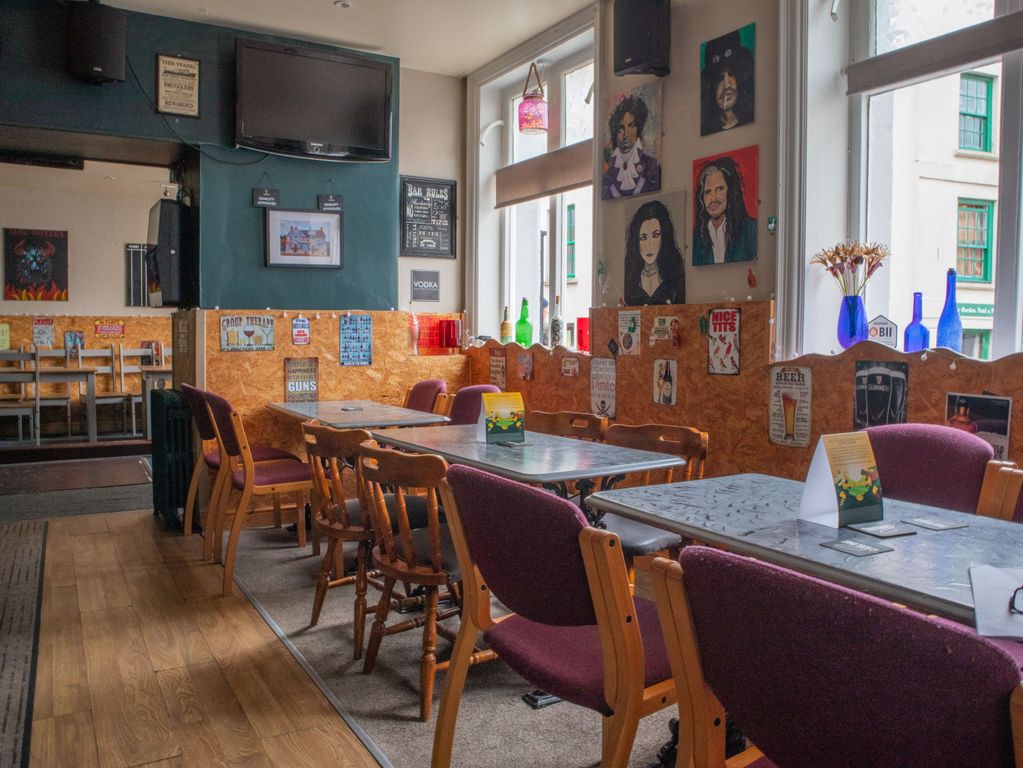 Property photo 3 of 12