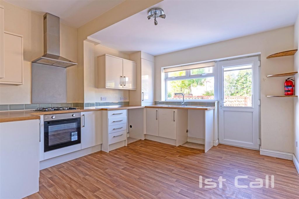 Property photo 3 of 16 Kitchen/ Diner