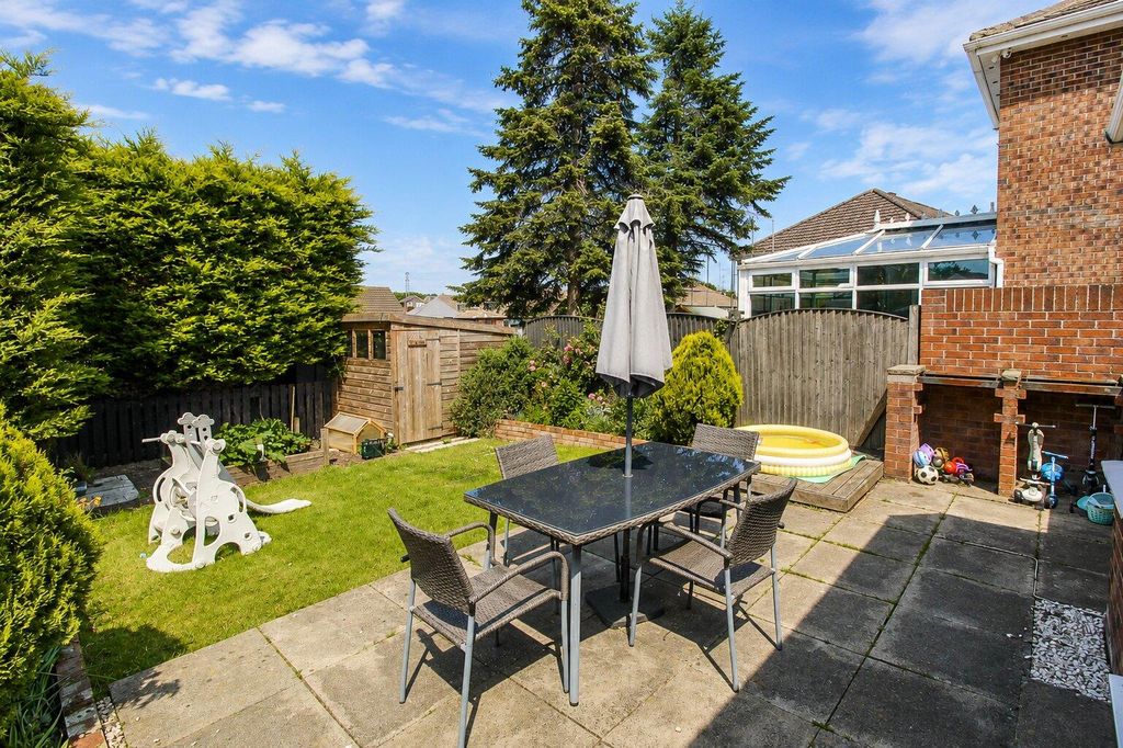 Property photo 3 of 12