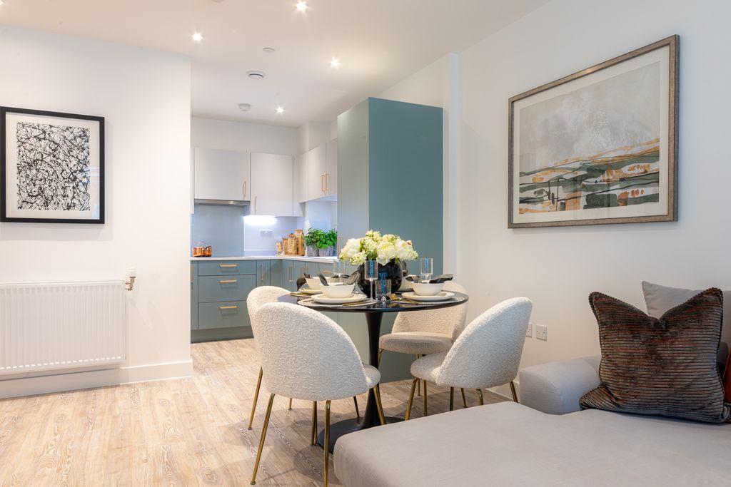 Property photo 2 of 6 24.08.15 Cside F17 1Bed Apt-41