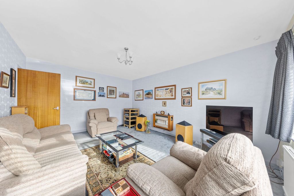 Property photo 2 of 24